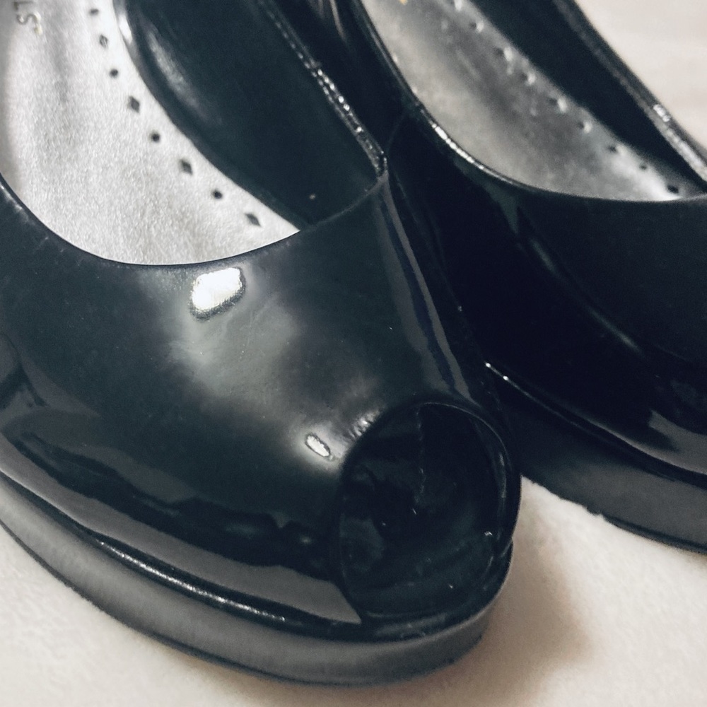 BCBG Peep Toe Wedge black Patent Leather size 7 - Picture 2 of 16